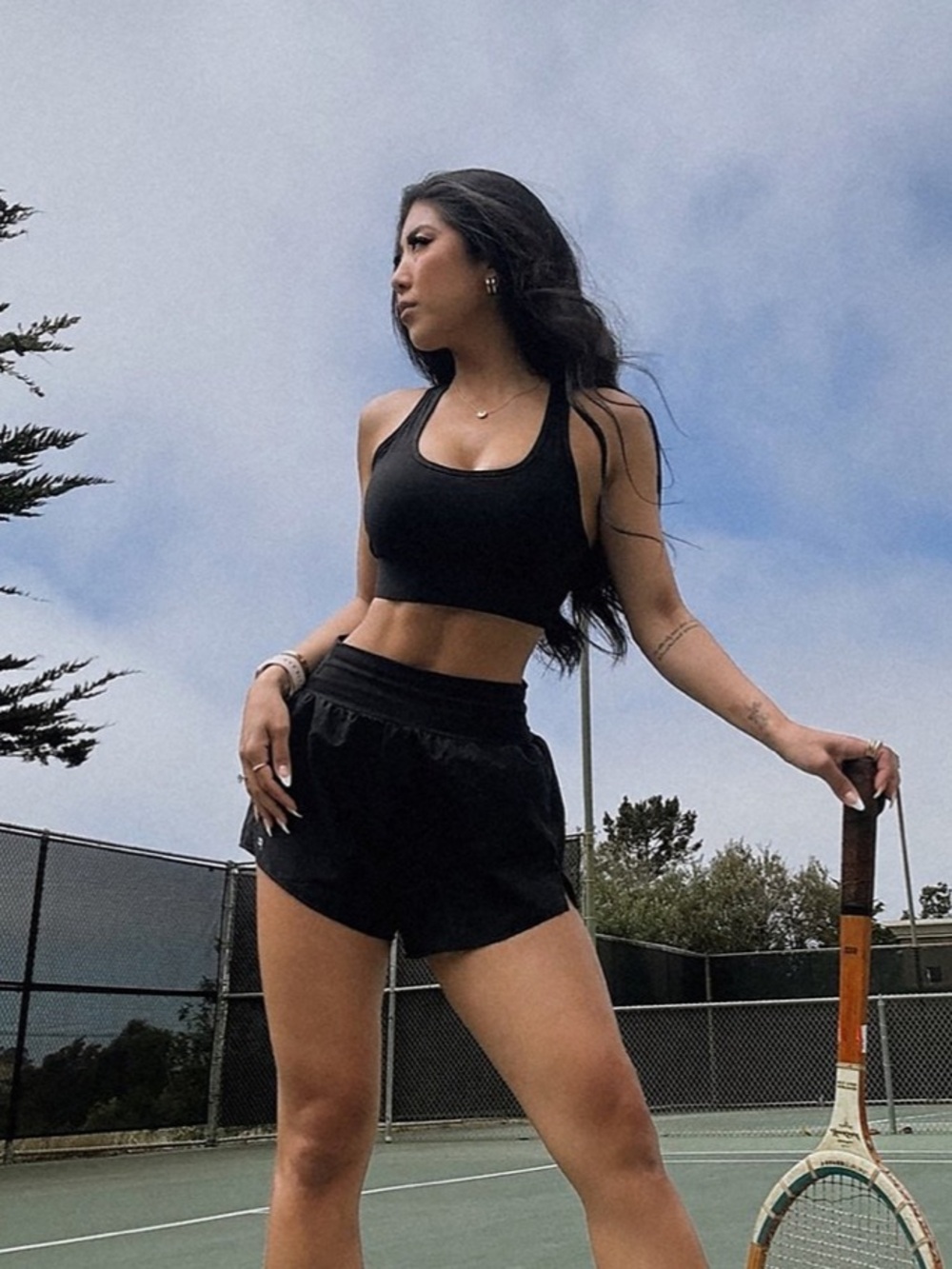 Fabletics Everpine On-The-Go Medium Impact Sports Bra - Picture 11 of 11
